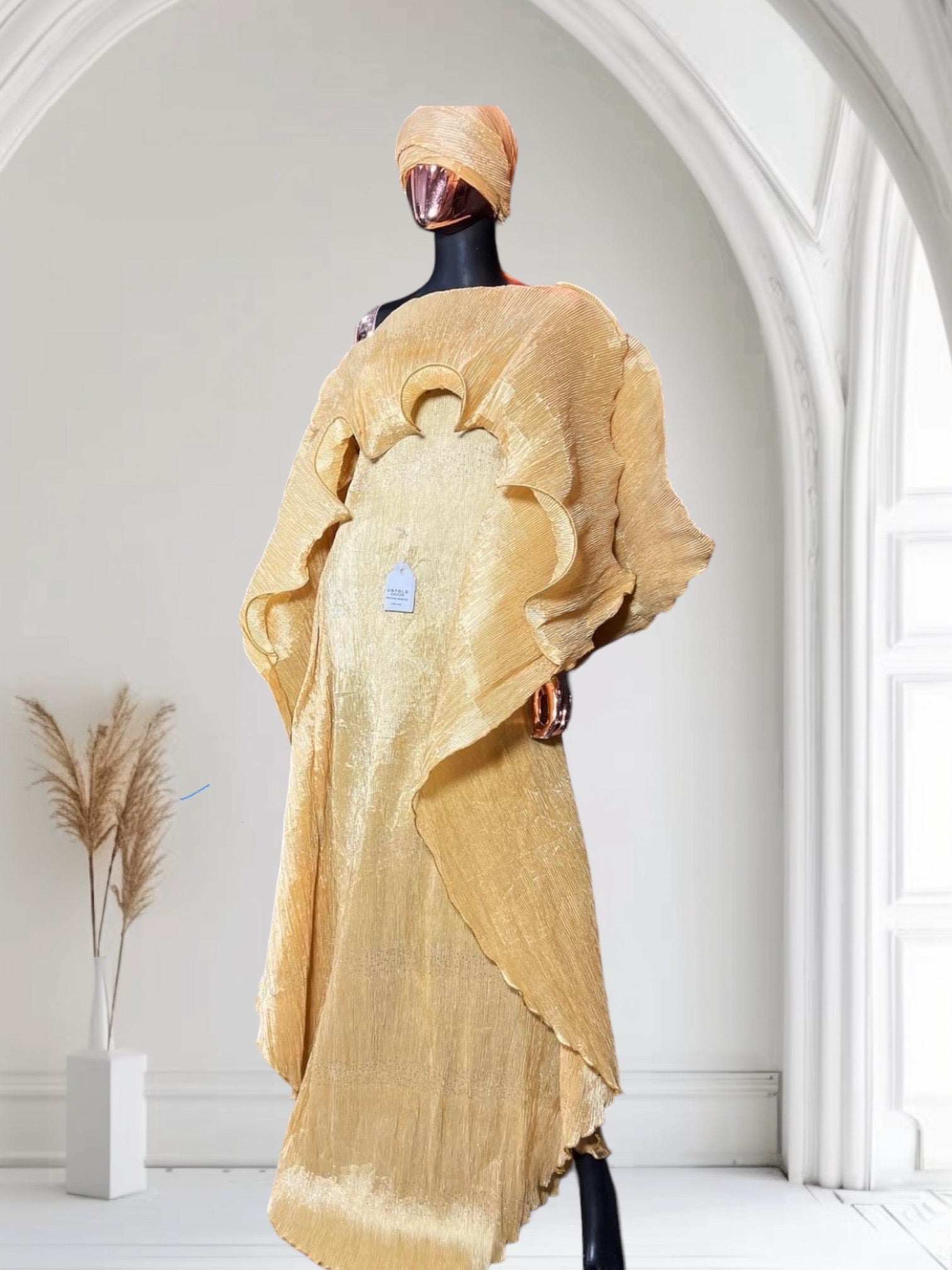 Amal Boubou Dress – Gold Flowing Traditional Outfit


